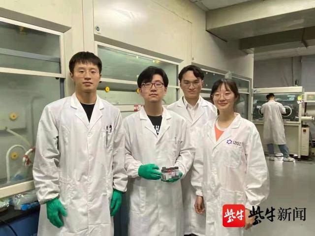 蘇大學(xué)生研制有機(jī)高分子材料助力智能穿戴設(shè)備“無限續(xù)航”成為可能